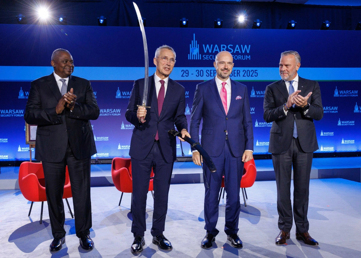 Jens Stoltenberg Honored with the Knight of Freedom Award at the WSF 2025